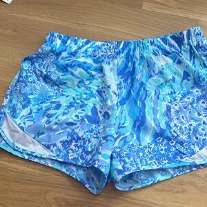 Lilly Pulitzer Luxletic Ocean trail blue heaven Shorts Size Small Lined